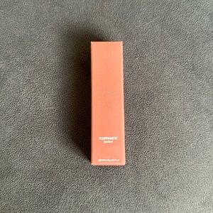 Sunnies face Fluffmatte
a weightless modern matte lipstick in kitsch